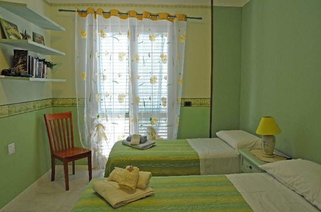 Bed and Breakfast Oasi Del Relax Civitavecchia Habitación foto